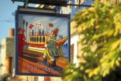 Cartel del 'pub' The City Barge, en Chiswick (Londres).