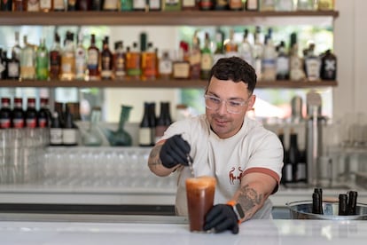 Grup Confiteria también ha elaborado una carta de cócteles, más populares como la michelada o la pomada, para La Font del Gat.