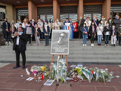 Homenaje al profesor asesinado Samuel Paty, en Poissy, cerca de París, el pasado octubre.
