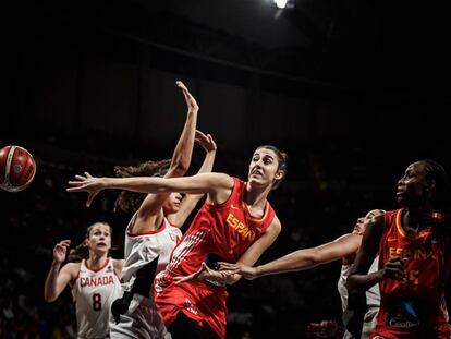 Alba Torrens, durante el partido ante Canadá.