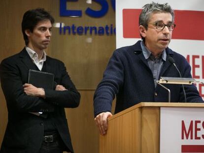 Jordi Martí, impulsor de Moviment d'Esquerres, intervé en l'assemblea inaugural del partit, amb Pere Almeda.