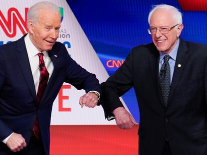 Sanders y Biden, durante el debate de este domingo.