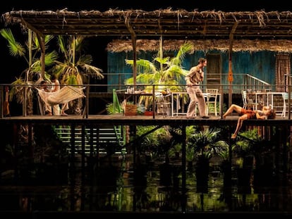 Una imatge de l'escenografia de 'La nit de l' iguana', al TNC.