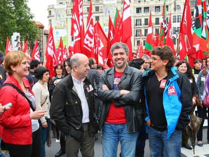 Etxaide, Arza y Sordo, de izquierda a derecha en la manifestación de Bilbao.