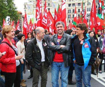 Etxaide, Arza y Sordo, de izquierda a derecha en la manifestación de Bilbao.