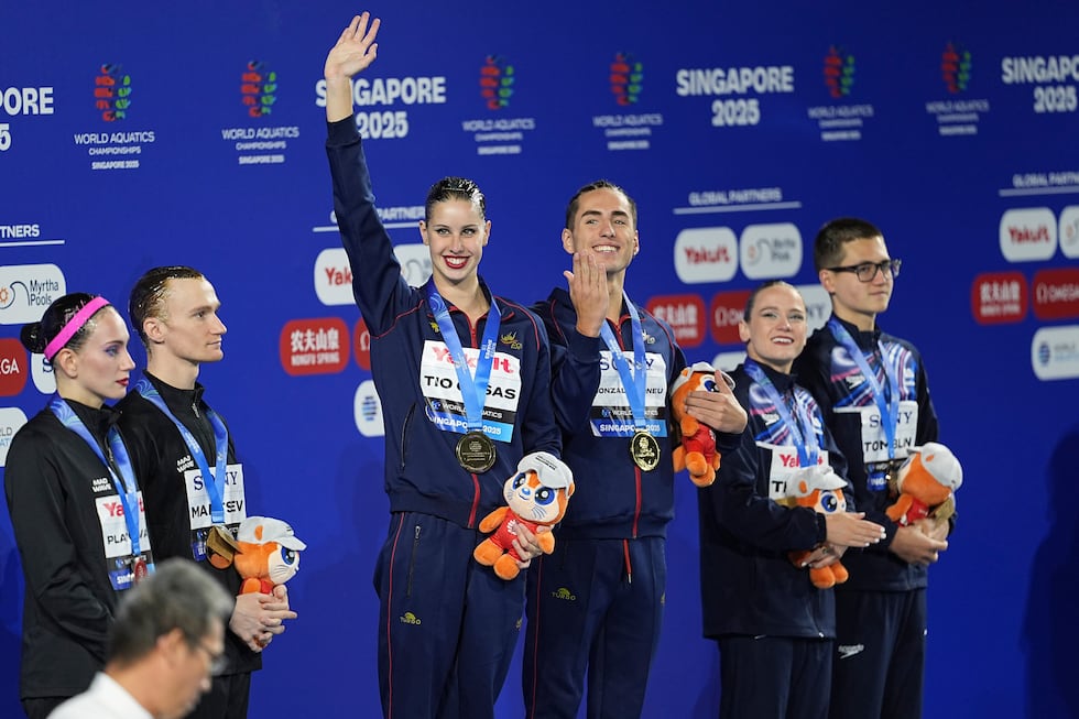 Iris Tió y Dennis González tocan el cielo en el Mundial de Singapur con ...