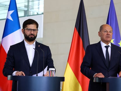 Gabriel Boric y Olaf Scholz durante una conferencia de prensa en Berlín.