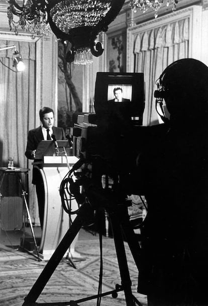 29 de diciembre de 1978. Adolfo Su&aacute;rez anuncia en un discurso televisado la disoluci&oacute;n de Las Cortes y la convocatoria de elecciones generales para el 1 de marzo de 1979. 