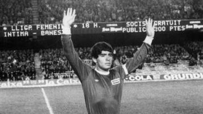 Maradona, com Argentinos Juniors no Camp Nou em 1979.