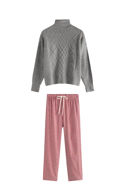 Jersey de cuello vuelto (35,99 €) y pantalón 100% algodón de cuadro vichy (12,99 €). Todo, de OYSHO.