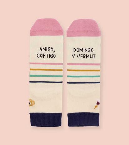 La originalidad de los calcetines de UO Studio reside en sus mensajes. Perfectos para regalar o recordarte cuánto vales. Su gama de colores es un plus de estilo añadido a tener en cuenta.

9,95€