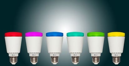 Esta es la lámpara LED que ha inventado BeeWi para que podamos contralar las luces de casa desde el móvil.