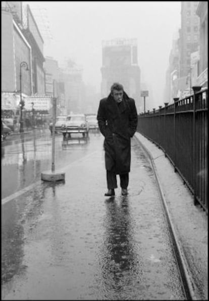 El célebre retrato de James Dean en Times Square en 1955.
