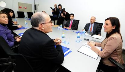 El director del IVAM, José Miguel G. Cortés, y la consejera de Cultura, María José Català, con el resto de miembros del consejo rector.