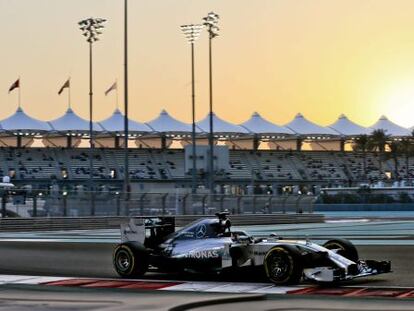 Lewis Hamilton en la segunda sesi&oacute;n de entrenamientos libres.