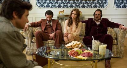 Bradley Cooper, Amy Adams y Christian Bale en 'La gran estafa america'.