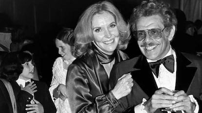 Stiller y Meara de Apple TV+