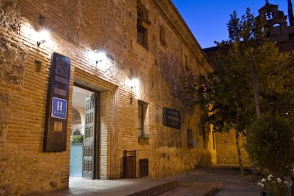 Fachada del hotel Hospeder&iacute;a Valle del Ambroz, en Herv&aacute;s (C&aacute;ceres). 