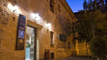 Fachada del hotel Hospeder&iacute;a Valle del Ambroz, en Herv&aacute;s (C&aacute;ceres). 