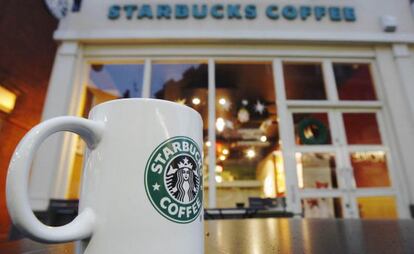 Una cafetería Starbucks de Reino Unido
