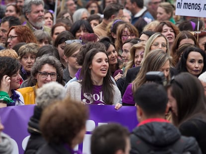 Equality Minister Irene Montero (c) at Sunday’s 8-M Women’s Day march in Madrid.