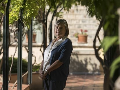 Maria Teresa Cabré, nova presidenta de l'IEC, al pati de la institució.