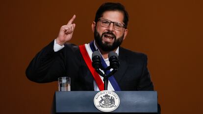 El presidente de Chile, Gabriel Boric, pronuncia su primer discurso tras asumir el cargo, el pasado 12 de marzo.