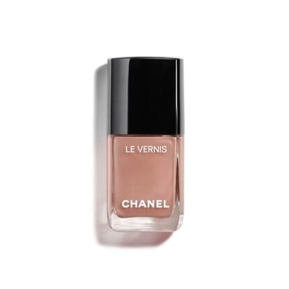 En tonos tierra: Le Vernis Bleached Mauve (tono 646) de Chanel.