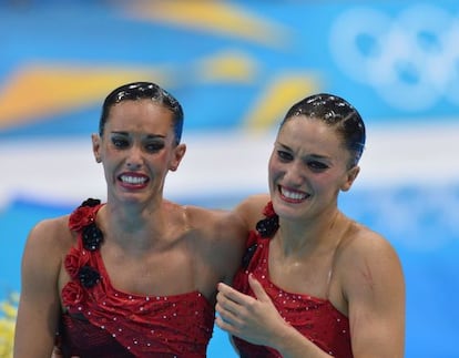 Andrea Fuentes y Ona Carbonell tras conocer el resultado.