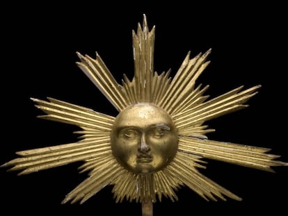 Una figura del Sol hecha en madera en torno a 1700, de autor desconocido.