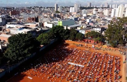 "Vivemos em um Brasil de fome, em que uma parte faz 'home office' e a outra passa fome dentro de casa", disse Gilson Rodriguez, presidente da União de Moradores de Paraisópolis e presidente nacional do G10 Favelas.