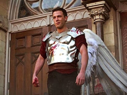 Una de las peticiones más surrealistas son las alas. En la imagen, Ben Affleck en la película 'Dogma' (1999).