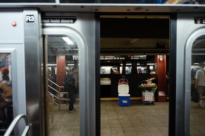 Water and fruit vendors in the subway.