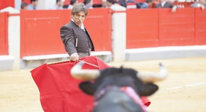 El torero Manuel Díaz 'El Cordobés' en un festival taurino de Granada en 2015.