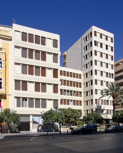 Edificio diseñado por Miguel Fisac y construido entre 1963 y 1965.