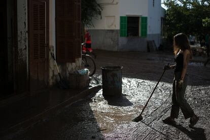 Se han decretado tres días de luto oficial por las víctimas. En Sant Llorenç des Cardassar, se encuentran entre el lodo y la desesperación.