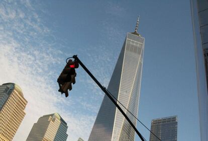 Con 541 metros de alto, el 'One World Trade Center' se convierte en el edificio más alto del país.