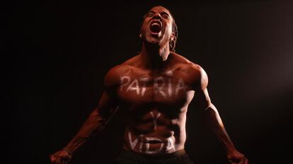 Fotograma del vídeo musical de Yotuel Romero para 'Patria y vida'.

