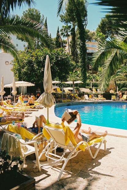 La piscina del hotel BonSol.