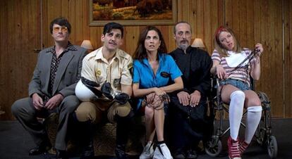 Los protagonistas de 'La estupidez'.
