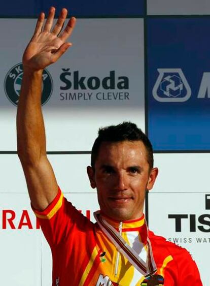 Rodríguez, en el podio con el bronce.