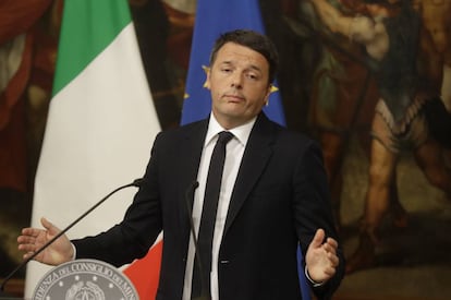 Matteo Renzi en el momento de anunciar su dimisión.