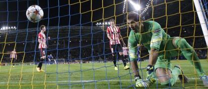 Iraizoz, tras encajar un gol ante el BATE.