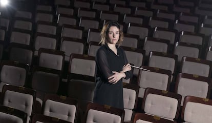 La directora Alondra de la Parra, en el Auditorio Nacional de Música.
 