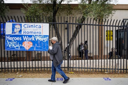 Vacunación contra coronavirus en Los Angeles, California