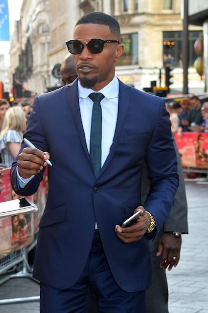 Jamie Foxx - 50 años

El rapero e intérprete, ganador del Óscar por su papel de Ray Charles en el biopic Ray, se ha mantenido durante el último siglo como uno de los hombres más deseados (palabra de Kerry Washington). Katie Holmes, su última pareja y con la que suenan ya rumores de boda, seguro que está de acuerdo.