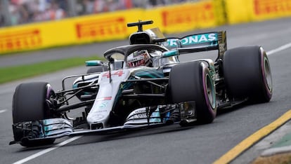 Lewis Hamilton en el circuito Albert Park en el GP de Australia