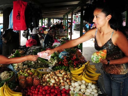 Un mercado de productos agrícolas en Guatemala.