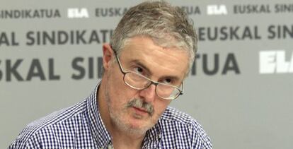 Adolfo Muñoz este jueves en Bilbao en la presentación del informe sobre vivienda.