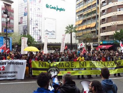 La manifestaci&oacute;n contra la reforma universitaria, ante la Delegaci&oacute;n del Gobierno en Valencia. 